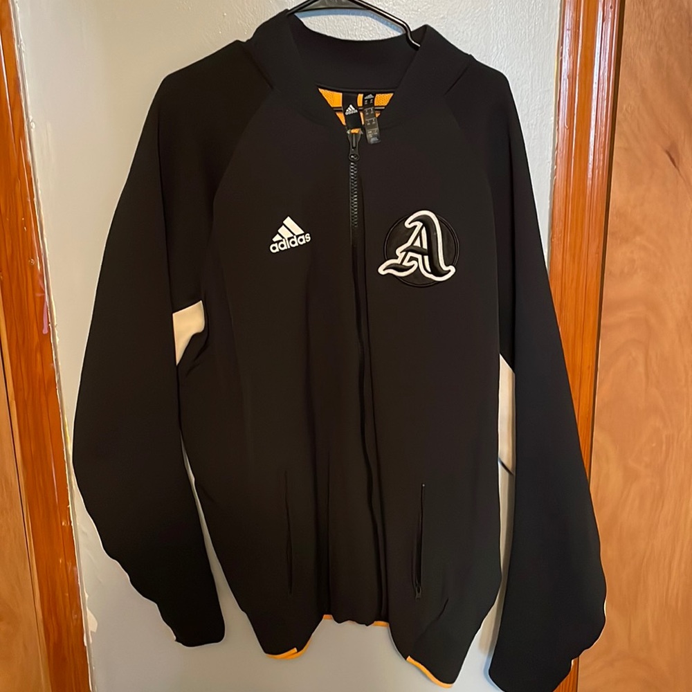 Adidas lightweight bomber